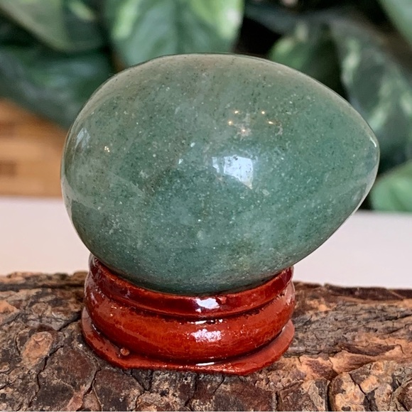 Green Aventurine Polished Egg Crystal Healing Chakra Stone With Stand 1.75" 60g - Picture 7 of 8